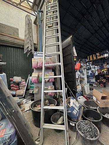 Складная стремянка-лестница, Материал: Алюминий, Для строительства, Высота: Более 4 м at lalafo.kg Складная стремянка-лестница, Материал: Алюминий, Для строительства, Высота: Более 4 м