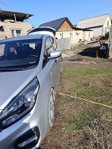 Kia Carens: 2017 г., 2 л, Автомат, Газ, Минивэн at lalafo.kg Kia Carens: 2017 г., 2 л, Автомат, Газ, Минивэн