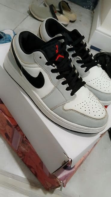 TagAZ: Кроссовки размер 39 б/у в отл сос низкие в баскетбольном стиле с at lalafo.kg — 1 TagAZ: Кроссовки размер 39 б/у в отл сос низкие в баскетбольном стиле с — 1