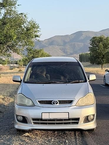 Toyota Ipsum: 2004 г., 2.4 л, Автомат, Бензин, Универсал at lalafo.kg Toyota Ipsum: 2004 г., 2.4 л, Автомат, Бензин, Универсал