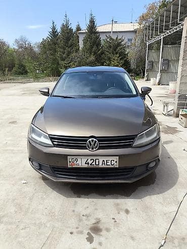 Volkswagen Jetta: 2012 г., 1.4 л, Механика, Бензин, Седан at lalafo.kg Volkswagen Jetta: 2012 г., 1.4 л, Механика, Бензин, Седан