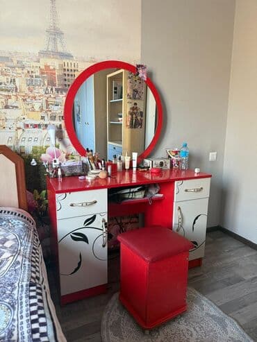 Туалетный столик, С зеркалом, цвет - Красный, ЛДСП at lalafo.kg Туалетный столик, С зеркалом, цвет - Красный, ЛДСП