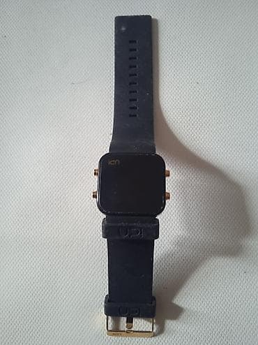 UCI Mini Edition — стильные наручные часы с квадратным корпусом at lalafo.kg UCI Mini Edition — стильные наручные часы с квадратным корпусом