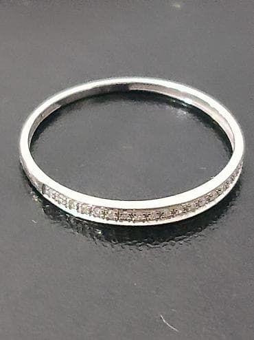 Тонкое кольцо белое золото 585 пр .Россия с дорожкой бриллиантовой at lalafo.kg Тонкое кольцо белое золото 585 пр .Россия с дорожкой бриллиантовой