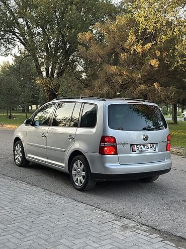 Voyah: Volkswagen Touran: 2003 г., 1.6 л, Механика, Бензин, Минивэн at lalafo.kg — 3 Voyah: Volkswagen Touran: 2003 г., 1.6 л, Механика, Бензин, Минивэн — 3