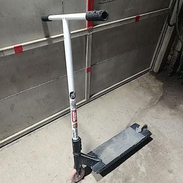 Трюковой самокат в норм состояни at lalafo.kg Трюковой самокат в норм состояни