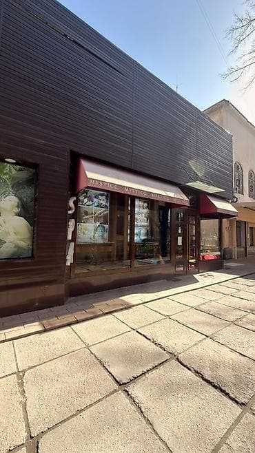 Продаётся коммерческое помещение в центре города — золотой квадрат at lalafo.kg Продаётся коммерческое помещение в центре города — золотой квадрат