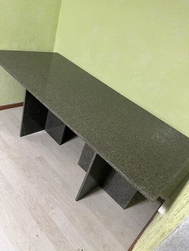 Стол из полированного гранита - Материал: натуральный гранит at lalafo.kg Стол из полированного гранита - Материал: натуральный гранит