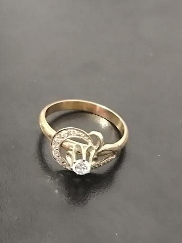 Золотое кольцо с фианитами 585 пр разм 18. - Металл: золото - at lalafo.kg Золотое кольцо с фианитами 585 пр разм 18. - Металл: золото -