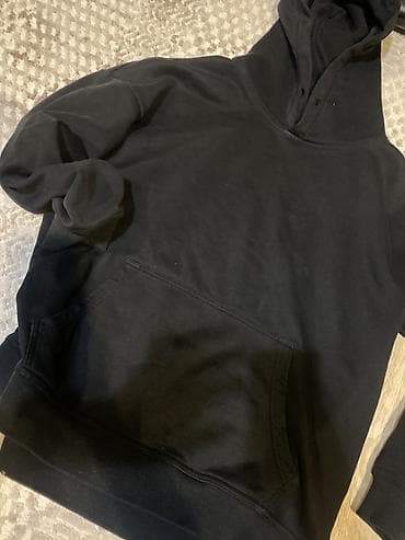 Черное худи (толстовка с капюшоном) - Классический однотонный дизайн at lalafo.kg Черное худи (толстовка с капюшоном) - Классический однотонный дизайн