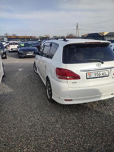 Toyota Ipsum: 2001 г., 2.4 л, Автомат, Бензин, Минивэн at lalafo.kg Toyota Ipsum: 2001 г., 2.4 л, Автомат, Бензин, Минивэн