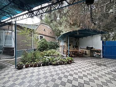 Продаётся частный дом с большим благоустроенным участком и зоной at lalafo.kg — 1 Продаётся частный дом с большим благоустроенным участком и зоной — 1