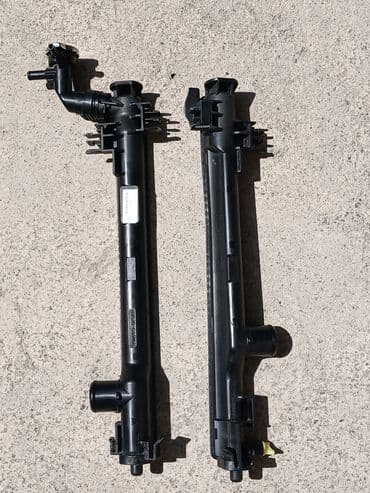 Toyota Camry 70SE Американец 1.Кронштейны радиатора Стойки радиатора at lalafo.kg Toyota Camry 70SE Американец 1.Кронштейны радиатора Стойки радиатора