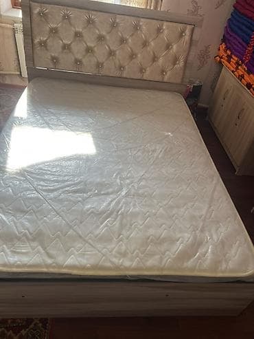 Офис эмереги: Эки кишилик керебет, Колдонулган, Жумшак башы менен, узуну - 200 см lalafo.kg да — 5 Офис эмереги: Эки кишилик керебет, Колдонулган, Жумшак башы менен, узуну - 200 см — 5