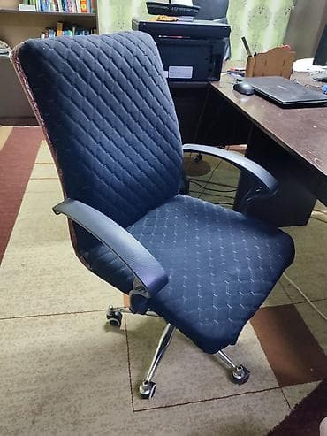 Офисное кресло, Б/у, С колесиками, цвет - Коричневый, Самовывоз, Бесплатная доставка, Платная доставка at lalafo.kg Офисное кресло, Б/у, С колесиками, цвет - Коричневый, Самовывоз, Бесплатная доставка, Платная доставка