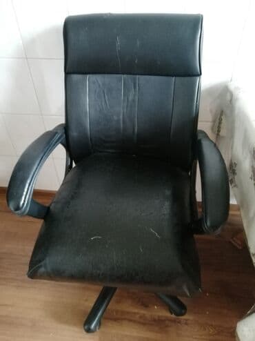 Офисное кресло, Б/у, С колесиками, Самовывоз at lalafo.kg Офисное кресло, Б/у, С колесиками, Самовывоз