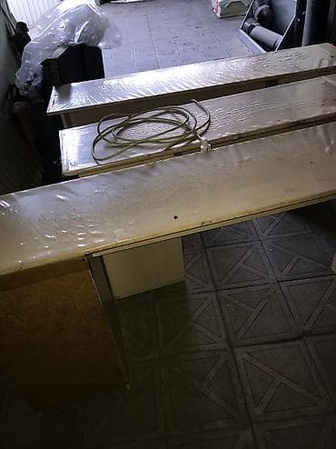 Бизнес үчүн климаттык жабдуулар: Парикмахерские столы 4 штуки по 2800 lalafo.kg да — 4 Бизнес үчүн климаттык жабдуулар: Парикмахерские столы 4 штуки по 2800 — 4