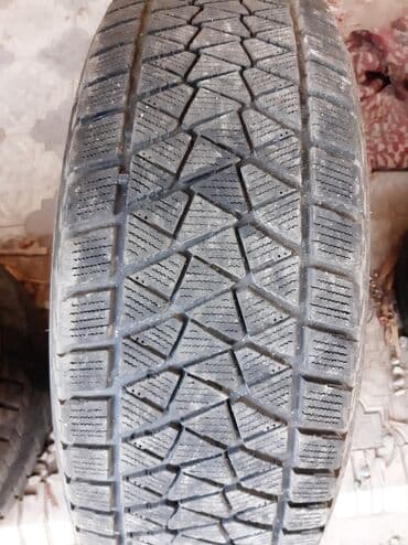 Шины 225 / 65 / R 17, Зима, Б/у, 1 шт, Япония, Bridgestone at lalafo.kg Шины 225 / 65 / R 17, Зима, Б/у, 1 шт, Япония, Bridgestone