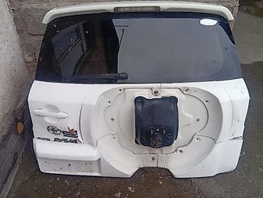 Крышка багажника Toyota, Оригинал at lalafo.kg Крышка багажника Toyota, Оригинал