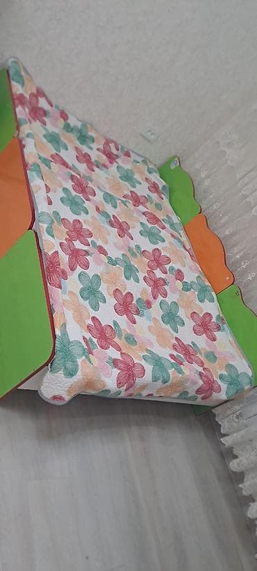 Детская кровать-диван
по 2000сом каждая at lalafo.kg Детская кровать-диван
по 2000сом каждая