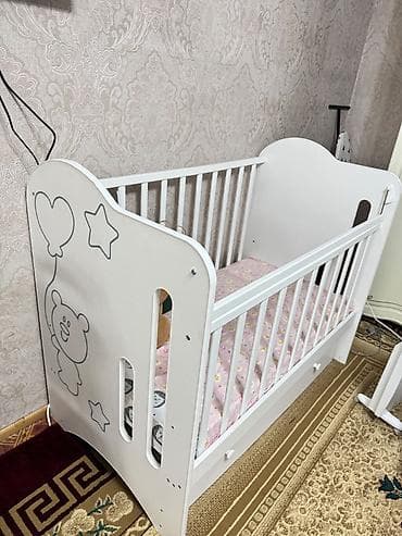 Манеж-кровать, Б/у, С комодом, Дерево at lalafo.kg Манеж-кровать, Б/у, С комодом, Дерево