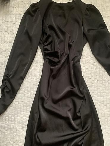 Вечернее платье, Коктейльное, Длинная модель, Атлас, С рукавами, M at lalafo.kg Вечернее платье, Коктейльное, Длинная модель, Атлас, С рукавами, M