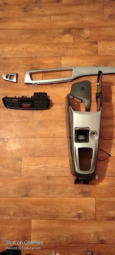 Подстаканники для авто: Запчасти на Mitsubishi lancer evolution 2006г. Накладка 1300с .Торпеда at lalafo.kg — 1 Подстаканники для авто: Запчасти на Mitsubishi lancer evolution 2006г. Накладка 1300с .Торпеда — 1