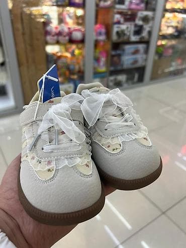 Детская праздничная обувь для девочек (несколько моделей) - Модель 1 at lalafo.kg Детская праздничная обувь для девочек (несколько моделей) - Модель 1