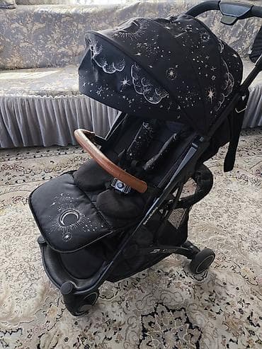 Прогулочная коляска BeneBaby, складная, с космическим принтом - at lalafo.kg Прогулочная коляска BeneBaby, складная, с космическим принтом -