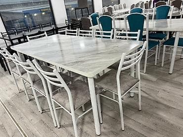 Кухонный стол и стул, цвет - Белый at lalafo.kg Кухонный стол и стул, цвет - Белый