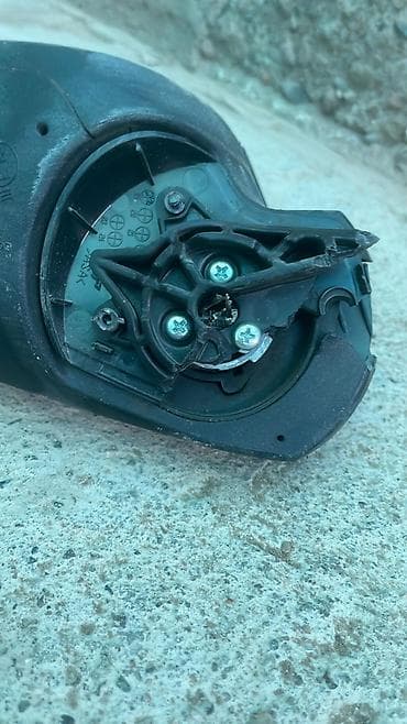 Боковое левое Зеркало Kia Б/у at lalafo.kg Боковое левое Зеркало Kia Б/у