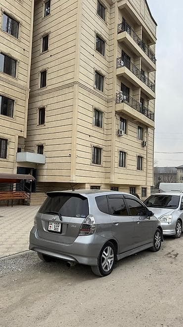 Honda Fit: 2005 г., 1.5 л, Вариатор, Бензин, Хэтчбэк at lalafo.kg — 6 Honda Fit: 2005 г., 1.5 л, Вариатор, Бензин, Хэтчбэк — 6