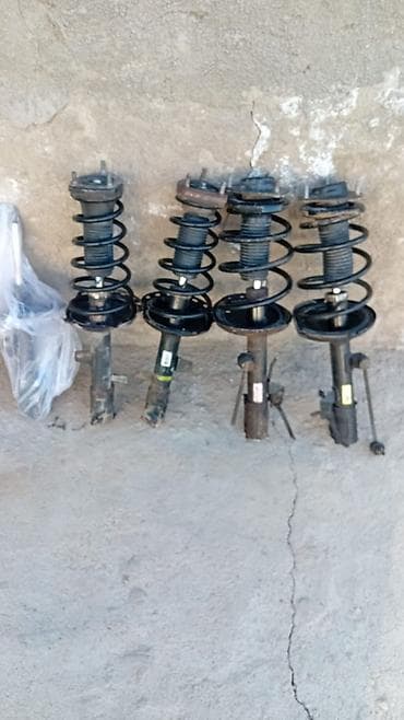 Передний и задний амортизатор Лексус РХ 300.330.350.400.450 оригинал в at lalafo.kg Передний и задний амортизатор Лексус РХ 300.330.350.400.450 оригинал в