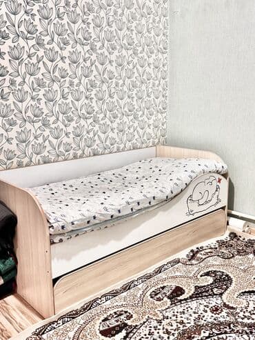Односпальная кровать, Б/у, С матрасом, длина - 194 см at lalafo.kg Односпальная кровать, Б/у, С матрасом, длина - 194 см
