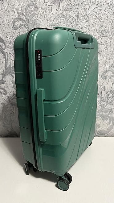 Чемодан, Материал: Пластик, Средний (40 - 70 л) at lalafo.kg Чемодан, Материал: Пластик, Средний (40 - 70 л)