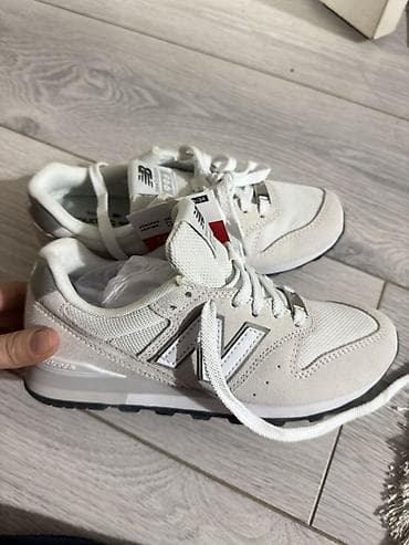 Кроссовки New Balance 996 - Модель: 996 (ярлык на язычке и бирки NB) at lalafo.kg Кроссовки New Balance 996 - Модель: 996 (ярлык на язычке и бирки NB)