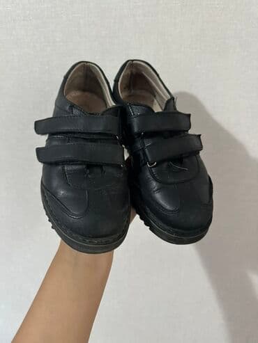 Детские черные туфли/полуботинки с липучками. Производство Турция at lalafo.kg Детские черные туфли/полуботинки с липучками. Производство Турция