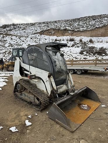 Погрузчик, 2012 г., Гусеничный, Ковшовый at lalafo.kg Погрузчик, 2012 г., Гусеничный, Ковшовый