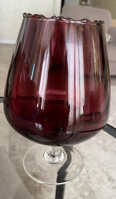 Прекрасный презент: Фужер - ваза из высококачественного стекла (произв at lalafo.kg Прекрасный презент: Фужер - ваза из высококачественного стекла (произв