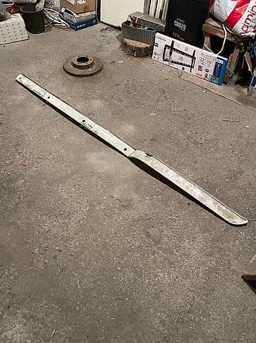 Накладка на бампер Mercedes-Benz, Б/у, Оригинал at lalafo.kg Накладка на бампер Mercedes-Benz, Б/у, Оригинал