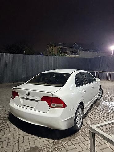 Honda Civic: 2007 г., 1.3 л, Вариатор, Бензин, Седан at lalafo.kg Honda Civic: 2007 г., 1.3 л, Вариатор, Бензин, Седан