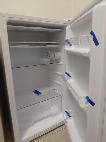 Компактный однокамерный холодильник с морозильной полкой - Тип at lalafo.kg Компактный однокамерный холодильник с морозильной полкой - Тип