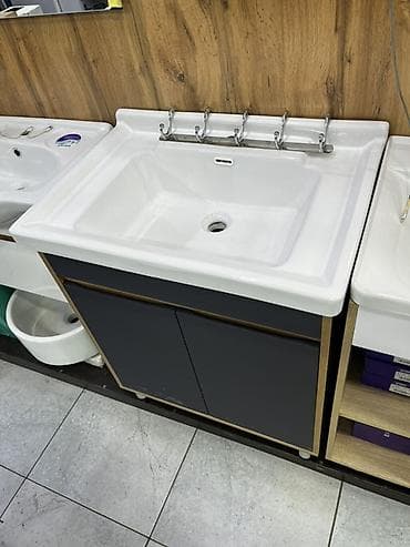 Мойка с тумбой для ванной/прачечной - Умывальник из сантехнической at lalafo.kg Мойка с тумбой для ванной/прачечной - Умывальник из сантехнической