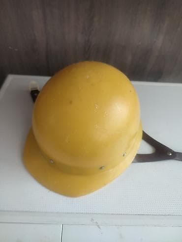 Строительная каска Советская б/У.меняю на 3 литра масла Олейна.живу в at lalafo.kg Строительная каска Советская б/У.меняю на 3 литра масла Олейна.живу в