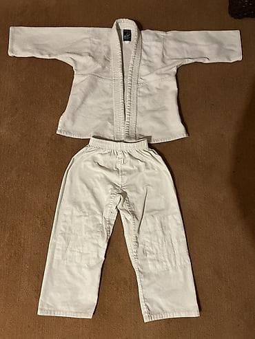 Кимоно для дзюдо/дзю-джитсу/айкидо комплект: куртка и штаны белого at lalafo.kg Кимоно для дзюдо/дзю-джитсу/айкидо комплект: куртка и штаны белого