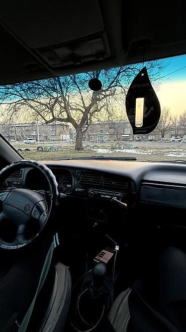 Volkswagen Vento: 1997 г., 1.8 л, Механика, Седан at lalafo.kg Volkswagen Vento: 1997 г., 1.8 л, Механика, Седан