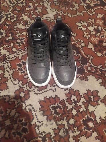 Мужские кроссовки, 40, Vans, Б/у, цвет - Черный, Платная доставка at lalafo.kg Мужские кроссовки, 40, Vans, Б/у, цвет - Черный, Платная доставка