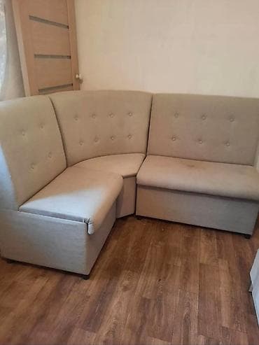 Кухонный мягкий уголок, Б/у, цвет - Бежевый at lalafo.kg Кухонный мягкий уголок, Б/у, цвет - Бежевый