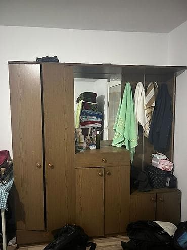 Шкаф-прихожая, С зеркалом, ЛДСП at lalafo.kg Шкаф-прихожая, С зеркалом, ЛДСП