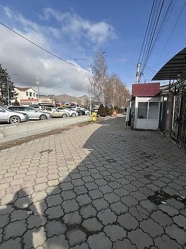 Просторный двор с навесами и коваными воротами/козырьками - Широкие at lalafo.kg — 7 Просторный двор с навесами и коваными воротами/козырьками - Широкие — 7